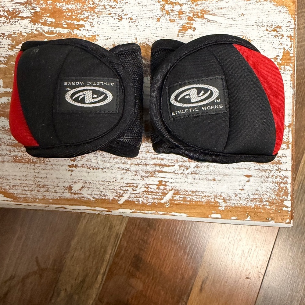 Athletic works 2 pound walking weights for wrist, 1 pound each - Picture 3 of 4